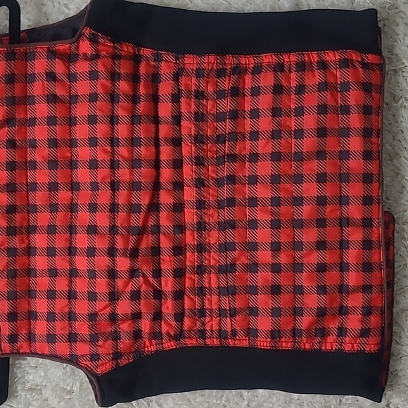 🔥 Red & Black Plaid Quilted Puffer Vest – Women’s Sm – Classic Layering Piece - Picture 11 of 13